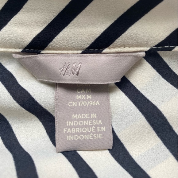 H&M shirt dress - Picture 3 of 3